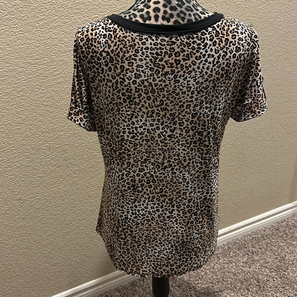Womens leopard print short sleeve top, bling buttons, size L - Picture 6 of 7